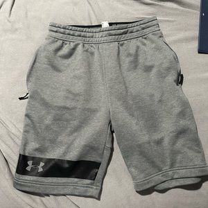 Under Armour short size medium gray with zipper pockets